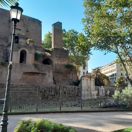 Pensiero Romano Luaran gambar