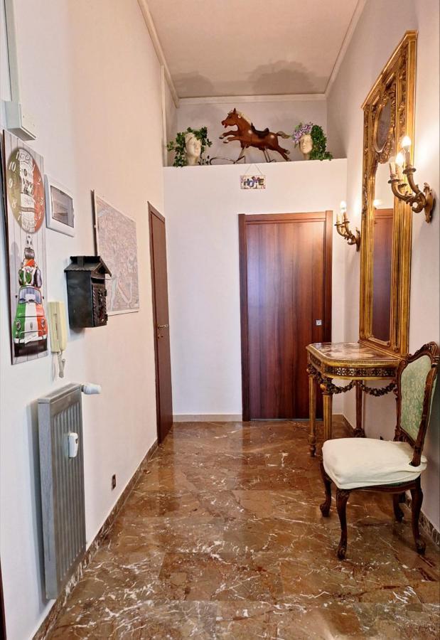 Pensiero Romano Luaran gambar